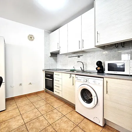Appartement Adas Home, Abrigos, Wifi And Near The